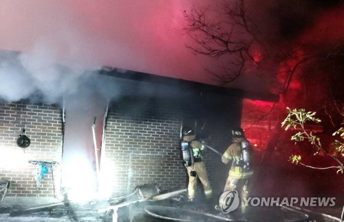 강릉 단독 주택서 불…90대 노인 1명 부상