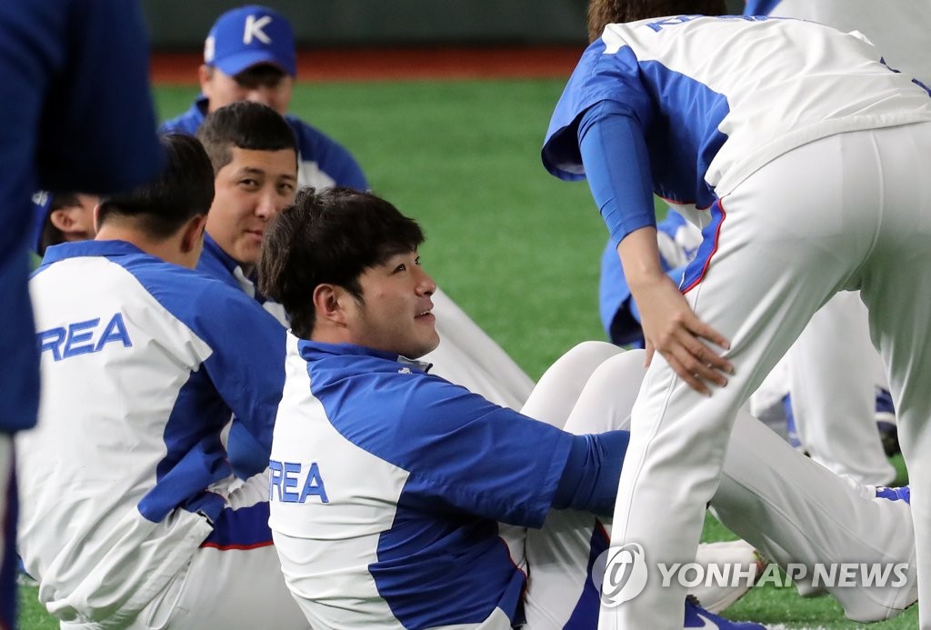 가볍게 몸푸는 한국야구대표팀