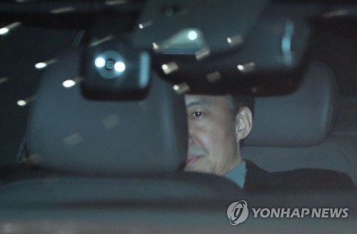 2차 비공개 소환조사 마친 조국