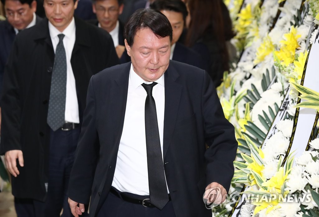 Chief prosecutor pays condolences Chief prosecutor pays condolences