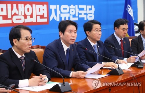 원내대책-상임위 회의 발언하는 이인영