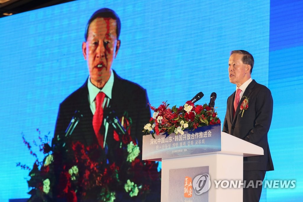 Biz leader at Shandong cooperation event Biz leader at Shandong cooperation event