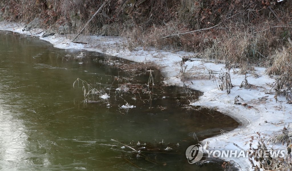 최강 한파에 얼어붙은 공지천