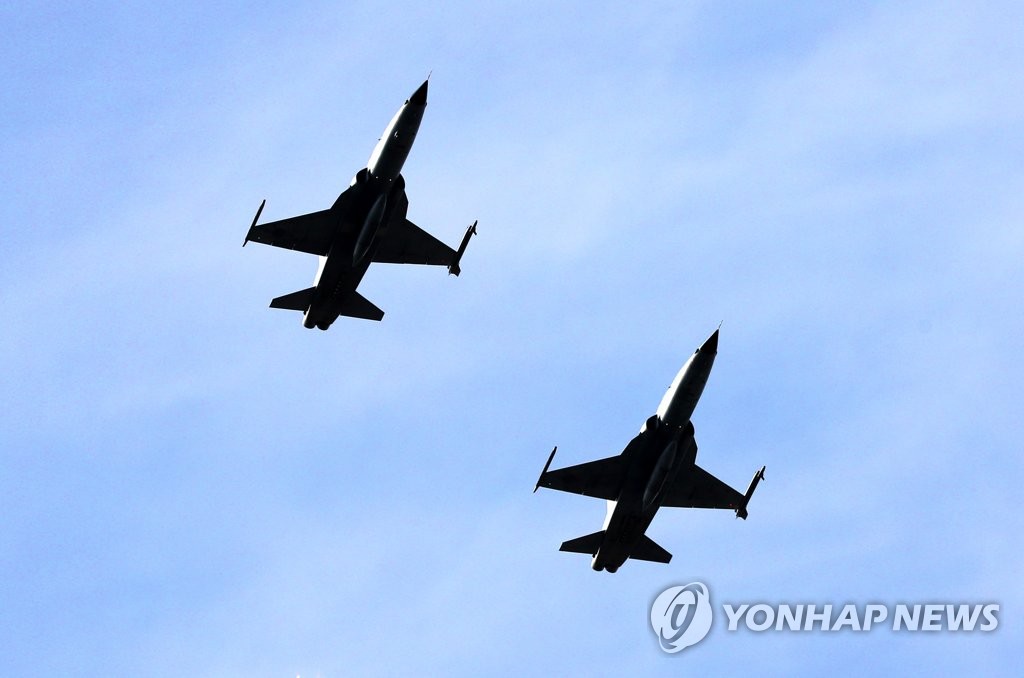 대한민국 단독 훈련 소링 이글, 편대 비행 전투기