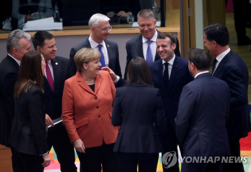 EU 정상회의 참석한 지도자들
