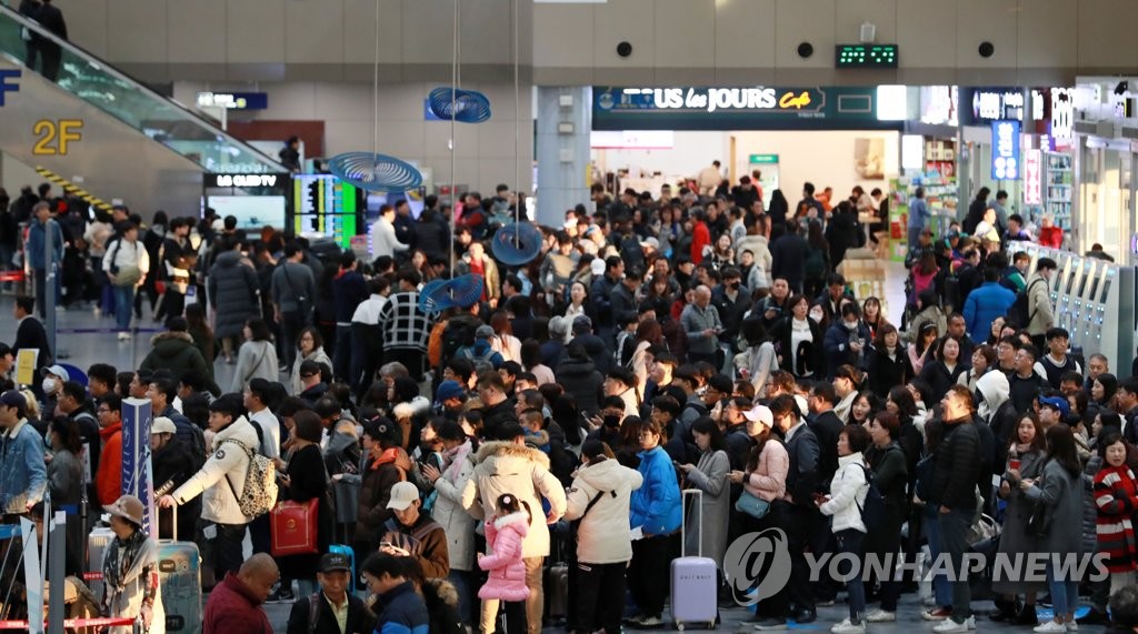 이달 14일 김해국제공항 출국장 모습.