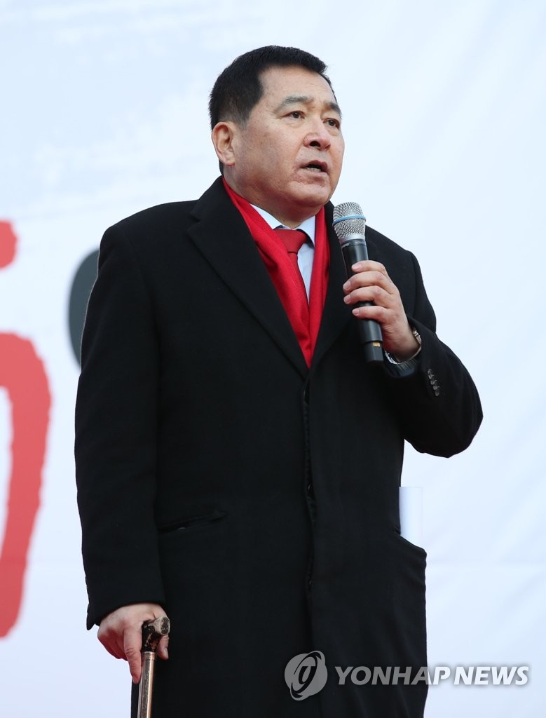 발언하는 심재철 원내대표