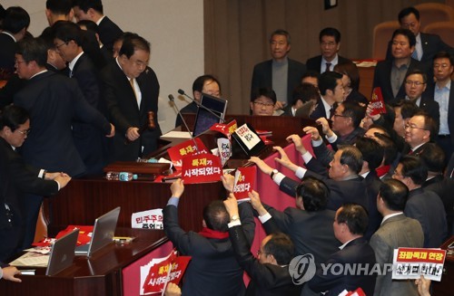 '연동형 비례' 선거법 본회의 통과