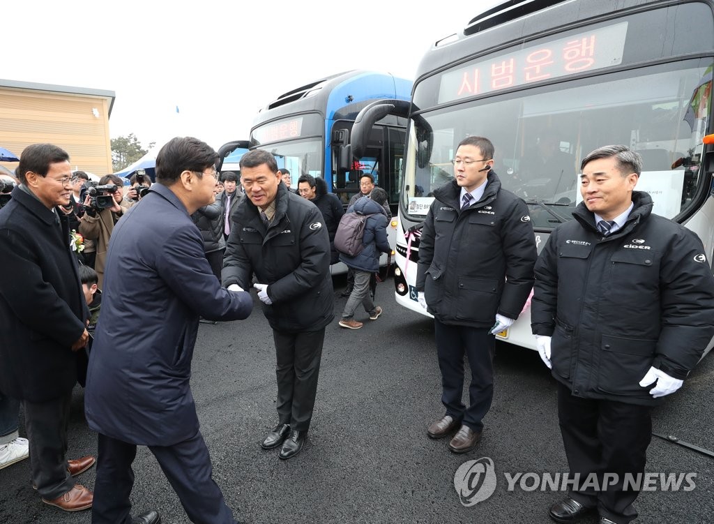 전국 첫 전기 굴절버스, 세종에서 달린다
