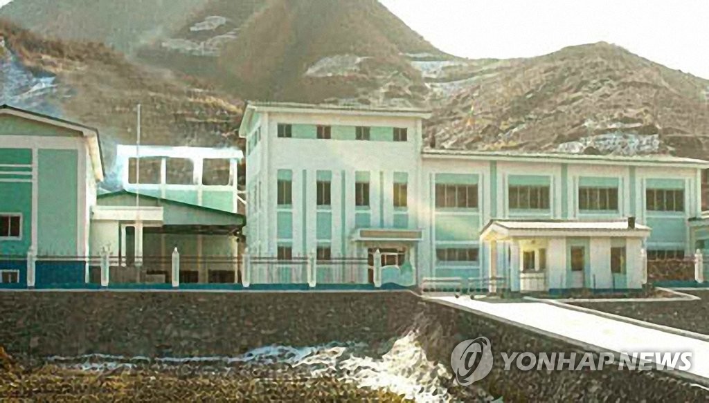 북한, 누에 소독약 국산화 실현·생산기지 건설
