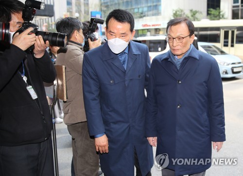이해찬, 불출마 의원들과 비례정당 이적 논의