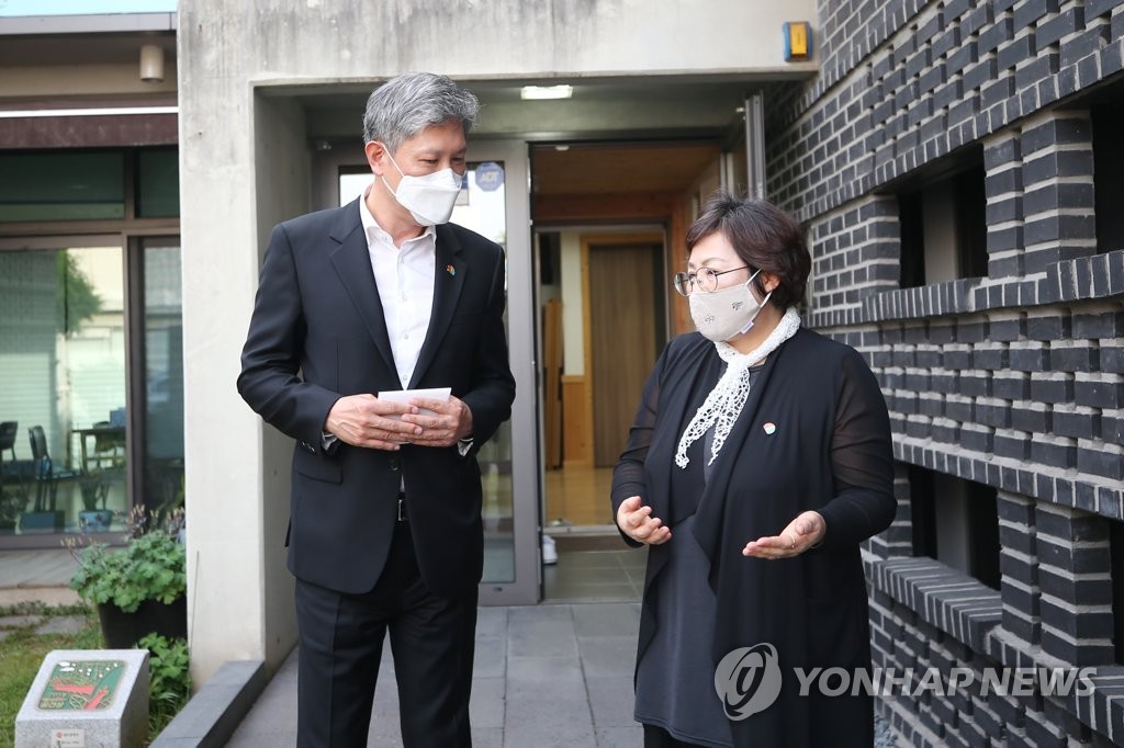 오월어머니집 다시 찾은 노재헌 씨