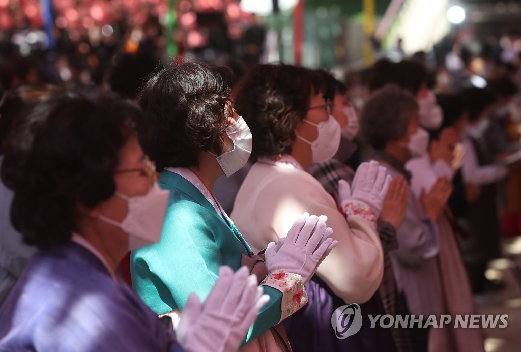 1カ月遅れの「釈迦誕生日」法要 1カ月遅れの「釈迦誕生日」法要