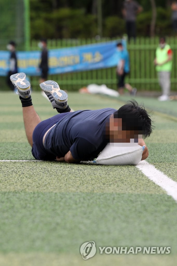 결승선 앞에 두고