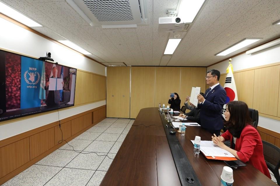 Videoconferencia del ministro de Unificación con el jefe del PMA Videoconferencia del ministro de Unificación con el jefe del PMA