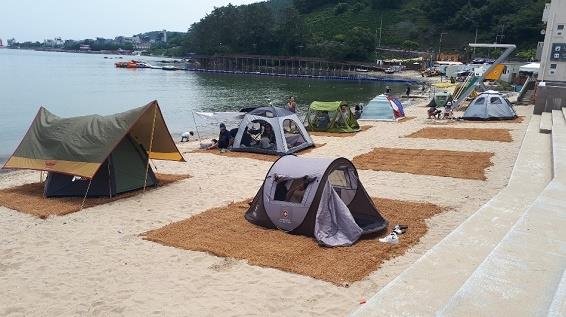 텐트 간 거리 두기