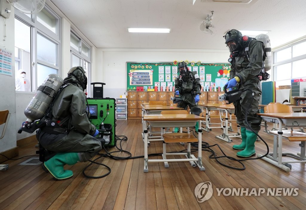 방역에 투입된 군인