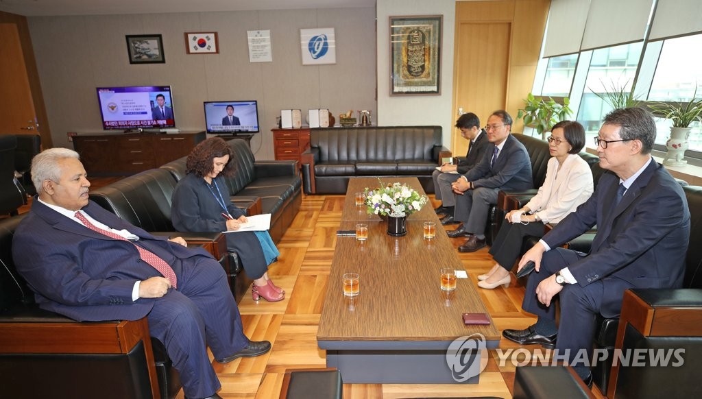 Qatari envoy visits Yonhap Qatari envoy visits Yonhap