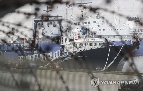 부산 감천항, 확진자 나온 영진607호