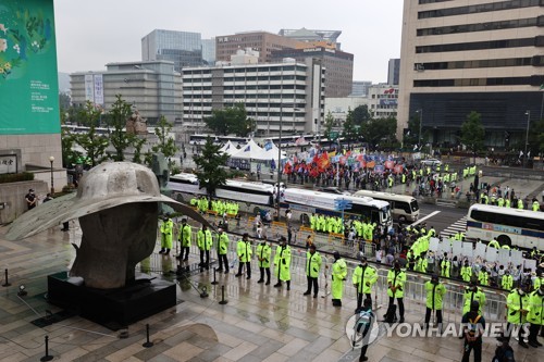 다수 집회 예정…광화문광장은 '통제 중'