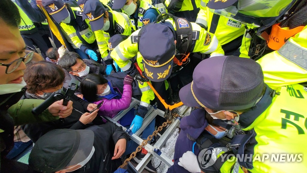 THAAD基地巡り衝突 THAAD基地巡り衝突