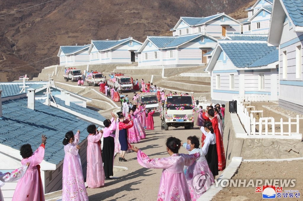 北朝鮮の台風被災地に新住宅 北朝鮮の台風被災地に新住宅