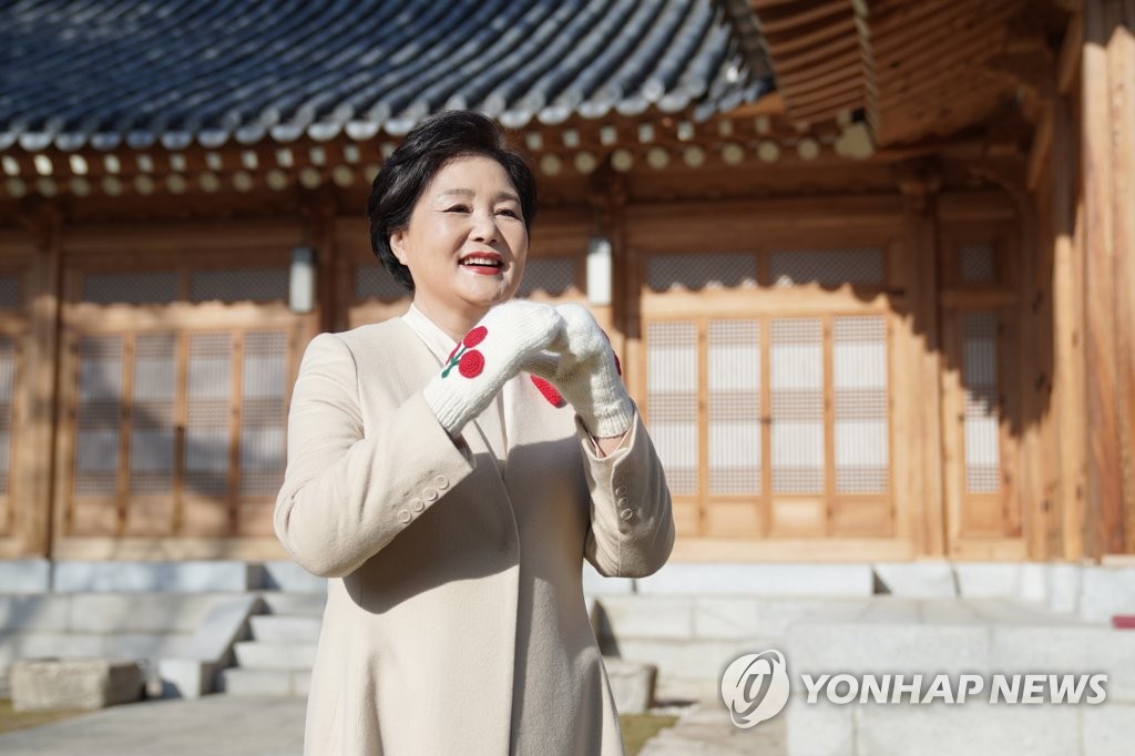사랑의 온도탑 100도 달성 감사인사 전하는 김정숙 여사