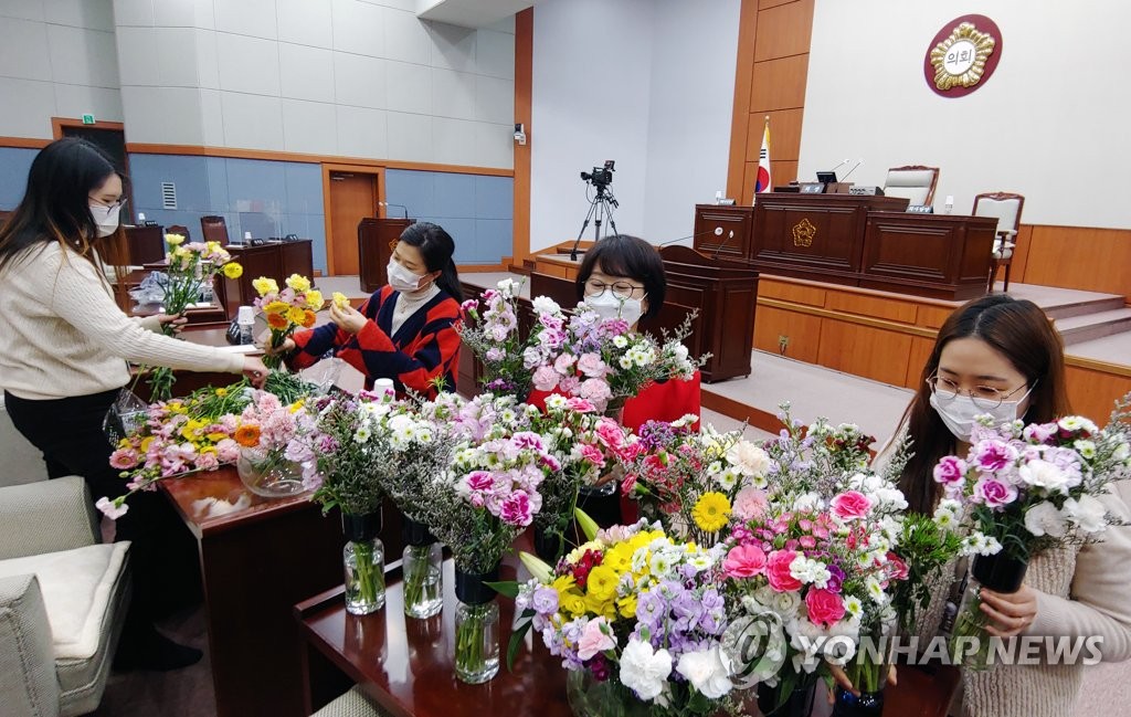 코로나19로 직격탄 맞은 화훼농가 꽃 소비 운동