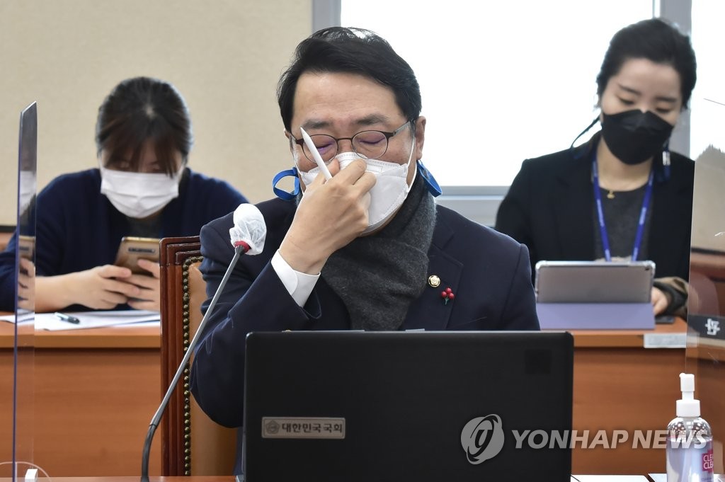 과방위 참석한 윤영찬 의원