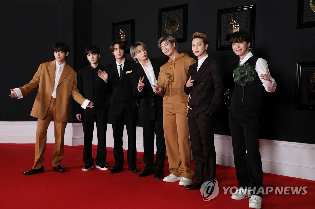온라인으로 그래미 어워드 레드카펫 참여한 방탄소년단