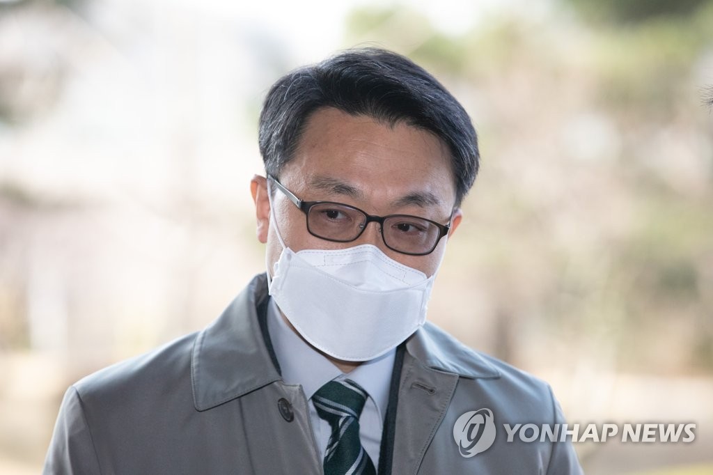 출근하는 김진욱 공수처장