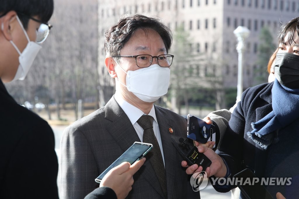 질문 답하는 박범계 법무부 장관