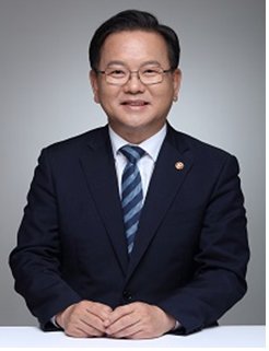 新首相に元行政安全相の金富謙氏指名 新首相に元行政安全相の金富謙氏指名