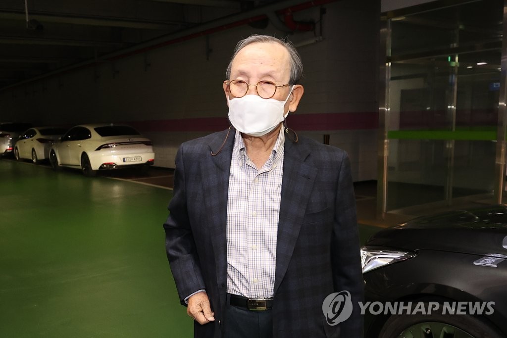 법정 향하는 조양래 한국앤컴퍼니 회장
