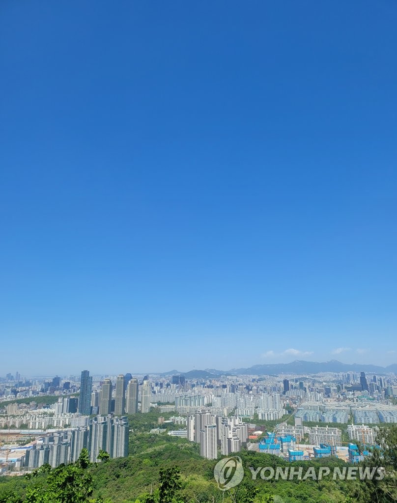 Blue skies in Seoul Blue skies in Seoul