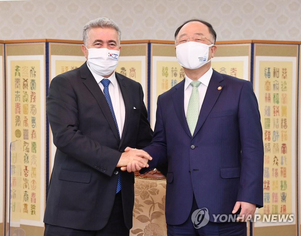 El PM interino con el ministro de Economía israelí El PM interino con el ministro de Economía israelí