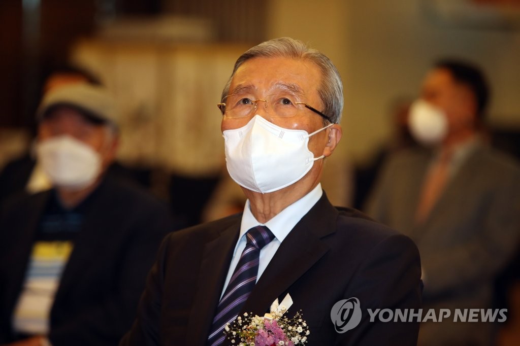 대구서 특강하는 김종인 전 비대위원장