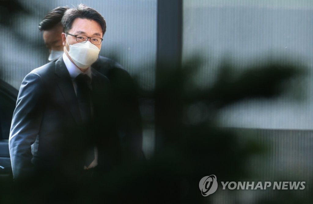 출근하는 김진욱 공수처장