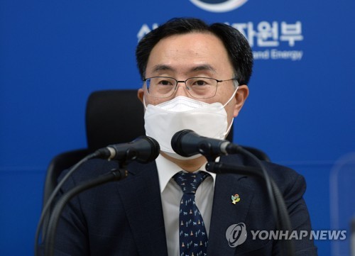 인사말 하는 문승욱 장관