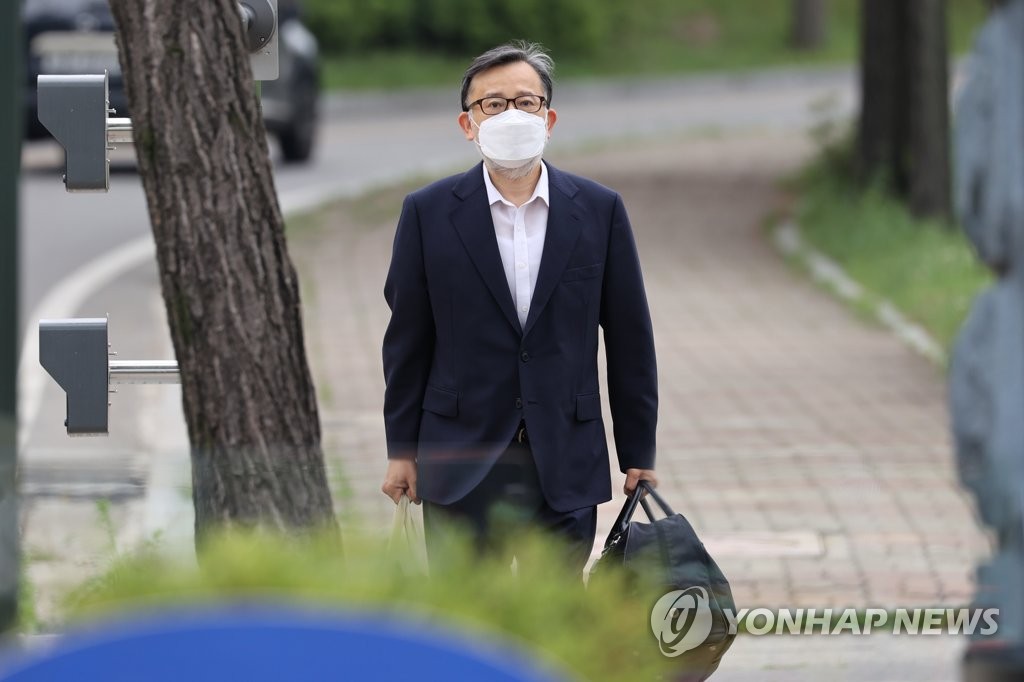 '성접대·뇌물' 혐의 김학의 보석 석방