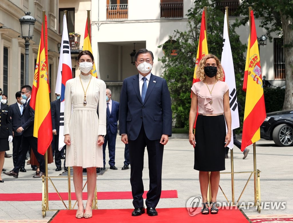 Moon with Spain's legislative leaders Moon with Spain's legislative leaders