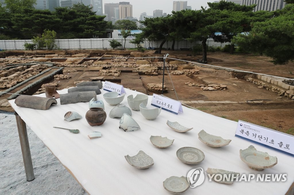 경복궁서 정화기능 갖춘 150년 전 공중화장실 유적 나왔다