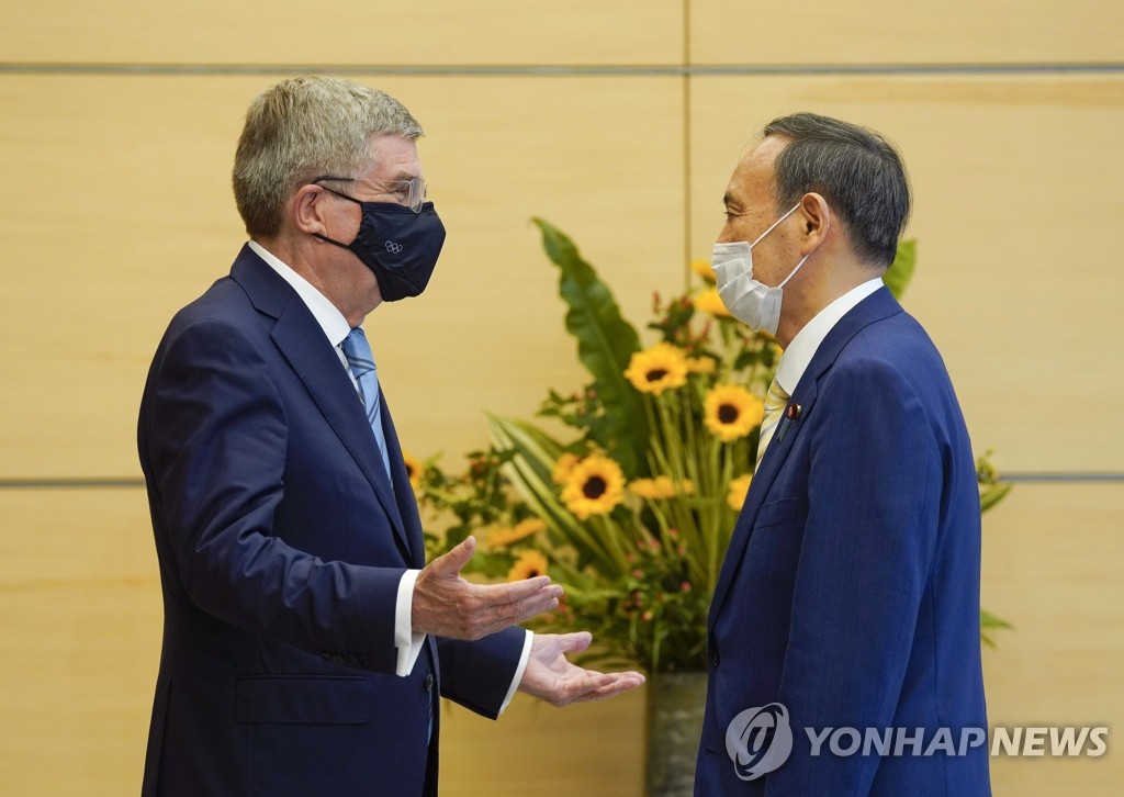 올림픽 개막 앞두고 日 총리 예방하는 바흐 IOC 위원장