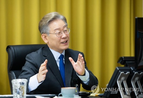 온라인 기자간담회하는 이재명 경기지사