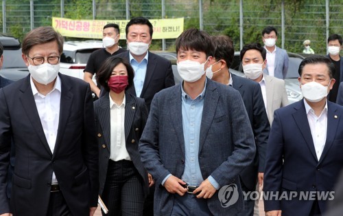부산 가덕도 찾은 이준석 대표