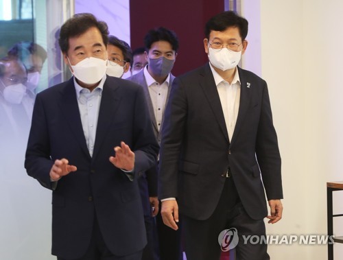 청년 창업인 간담회 참석하는 송영길-이낙연