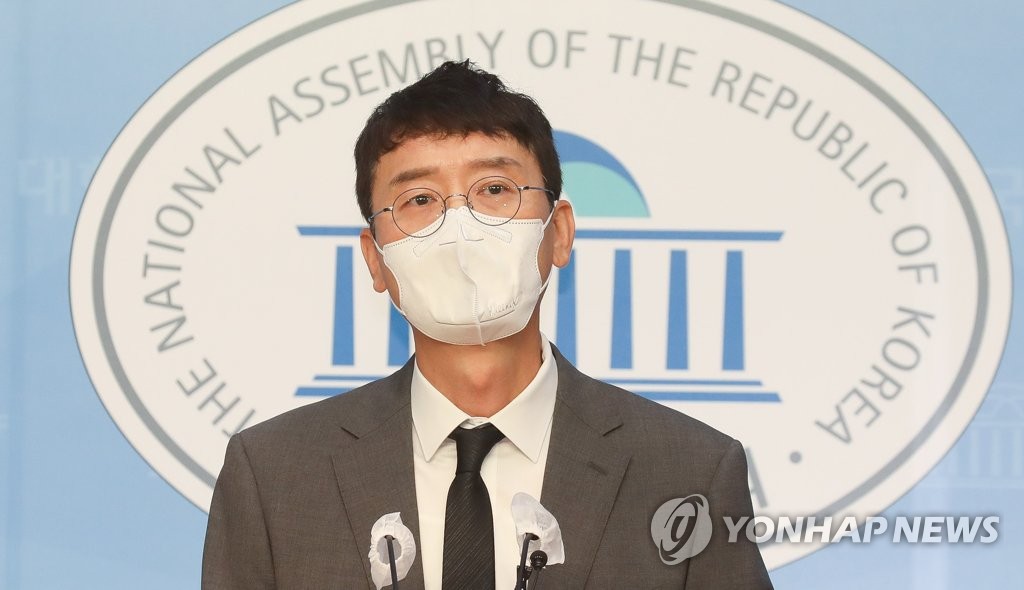 '고발사주' 의혹 관련 기자회견하는 김웅 의원