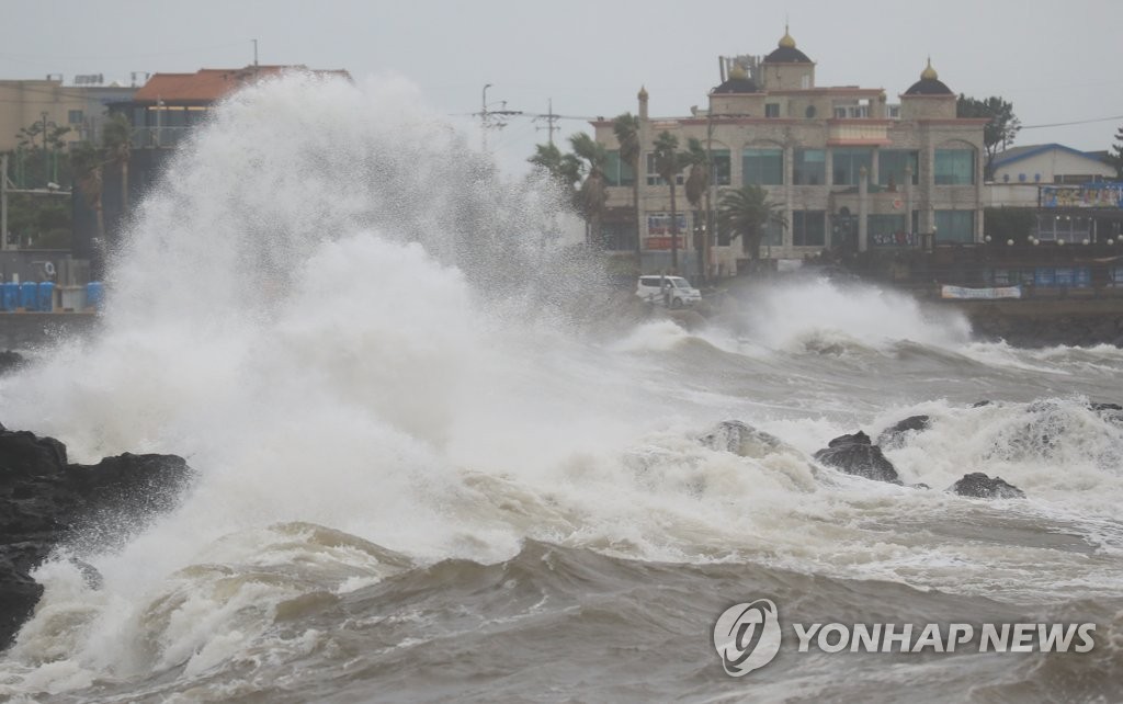 Typhoon Chanthu approaching Typhoon Chanthu approaching
