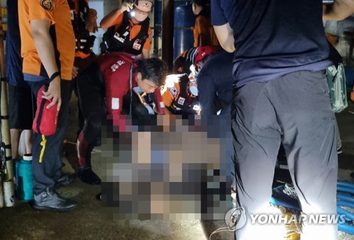 정박 어선에서 소변보다가 바다에 빠진 30대 숨져