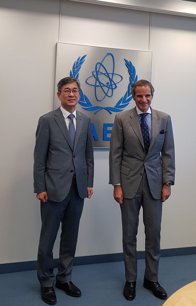 Avec le chef de l'AIEA Avec le chef de l'AIEA